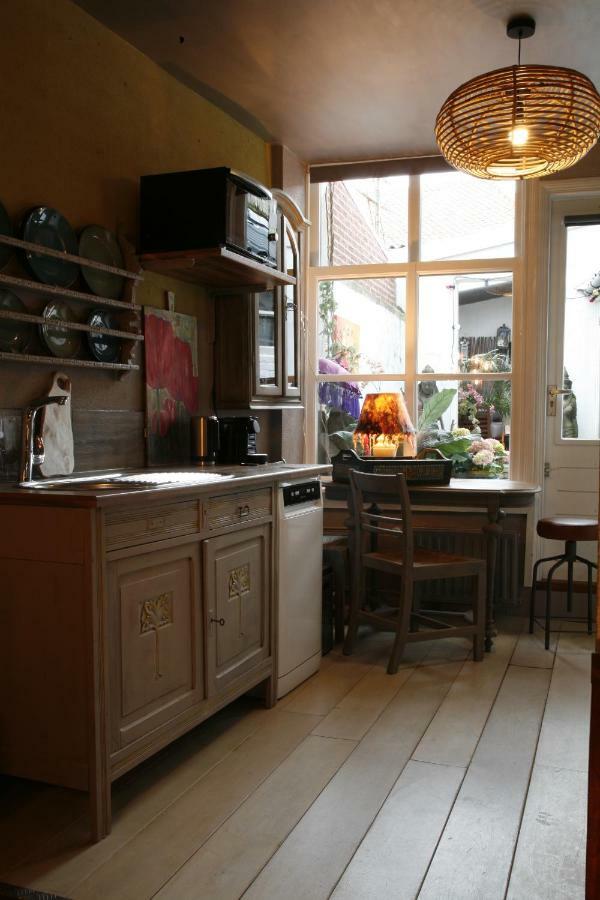 Downtown46 Bed and Breakfast Bergen op Zoom Exteriör bild